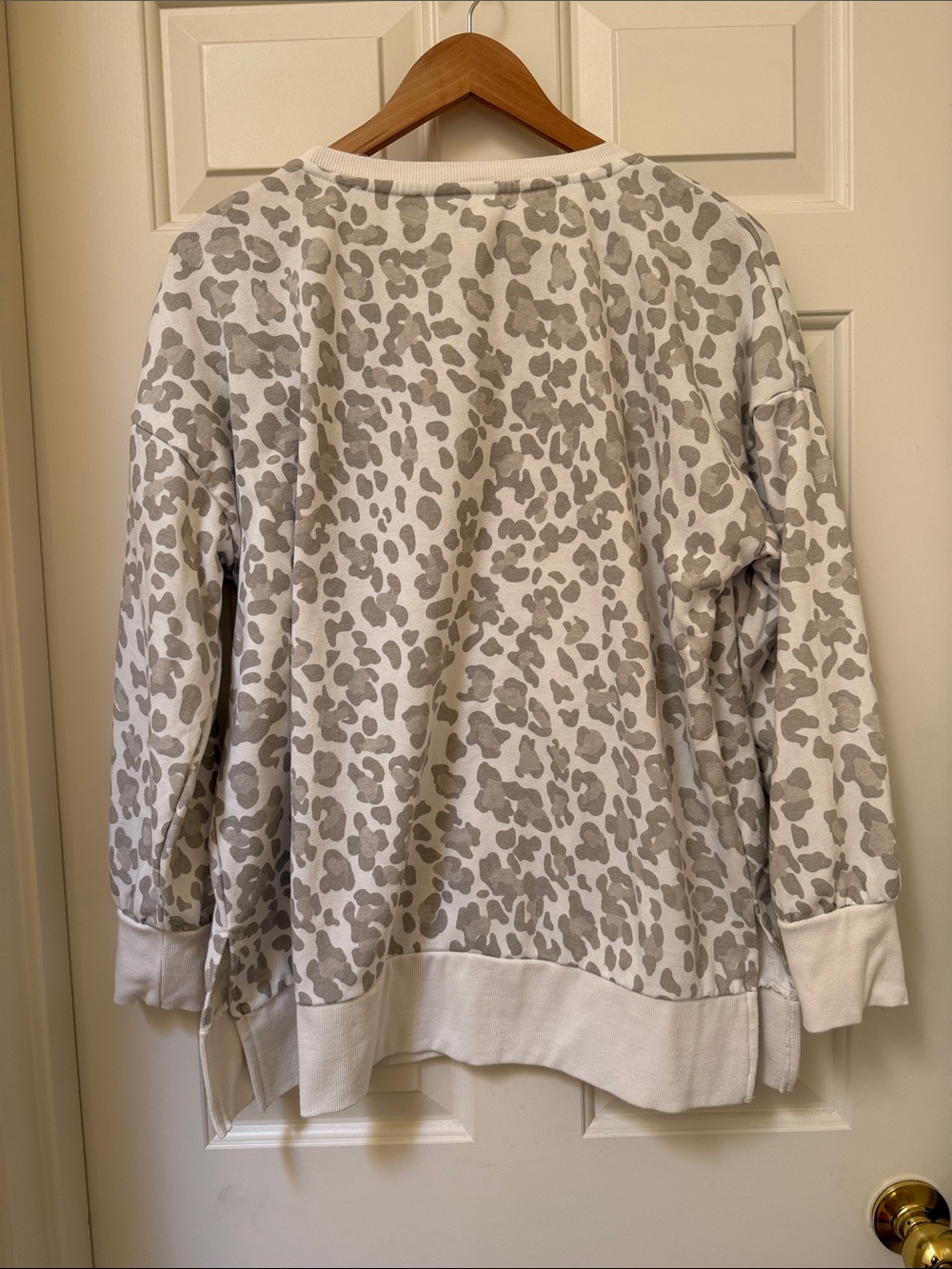 Gameday Couture Leopard-Print Collegiate ๐ Crewneck Sweatshirt - XL - Picture 3 of 6
